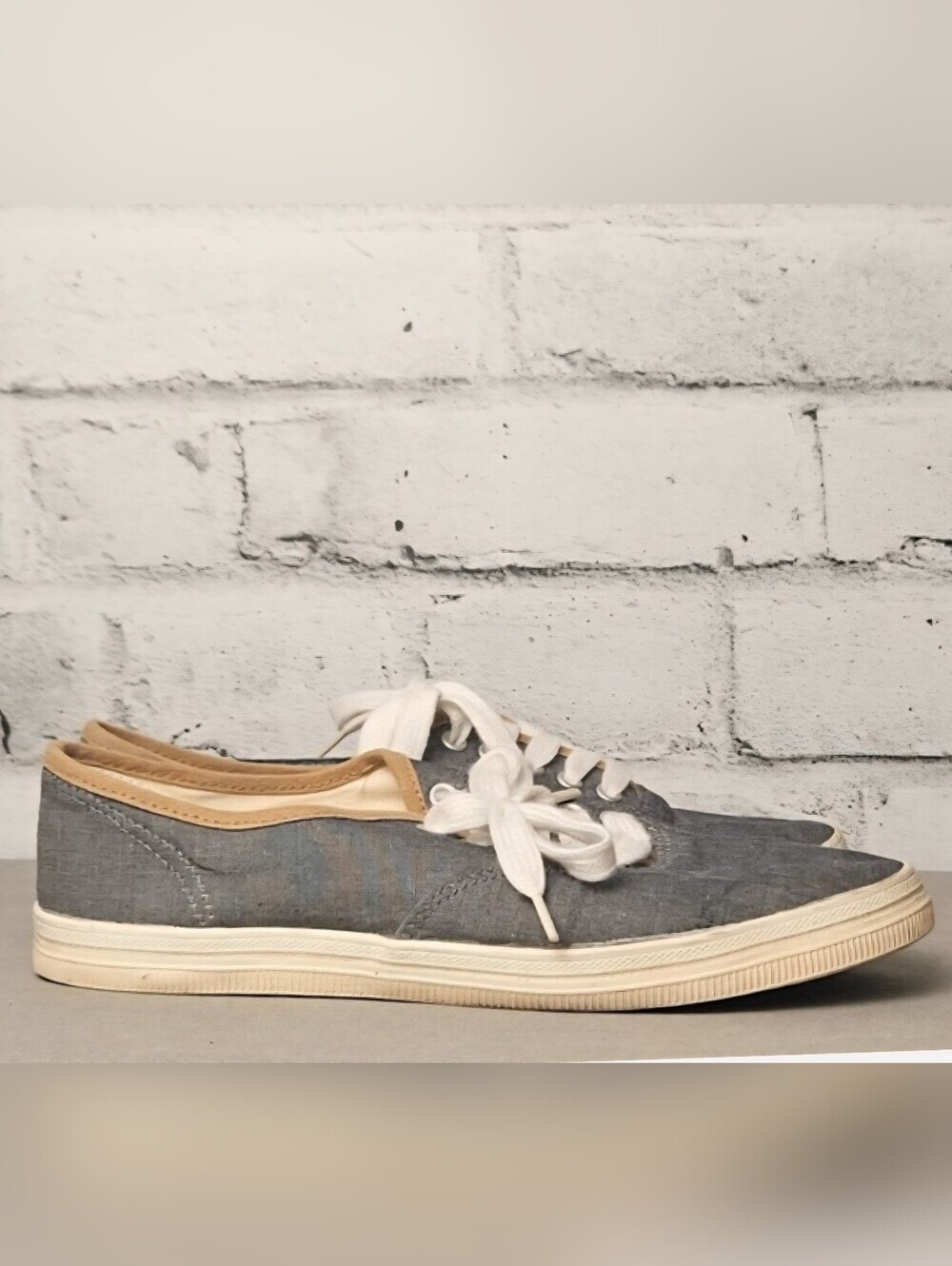 American Eagle Gray Canvas Lace Up Sneakers Women's Size 8 Casual Shoes - Picture 2 of 10